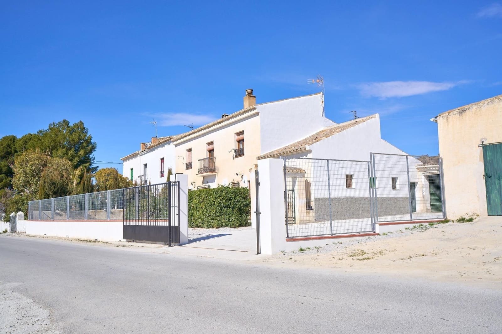 5 soveværelse Finca/Landehus til salg i Baza - € 141.900 (Ref: 9534170)