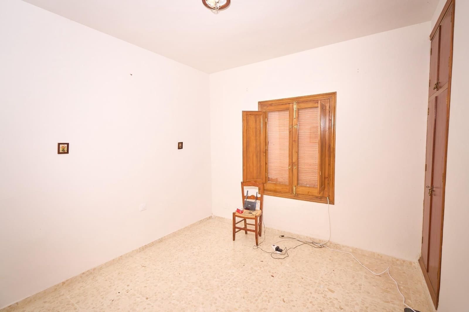 5 soveværelse Finca/Landehus til salg i Baza - € 141.900 (Ref: 9534170)