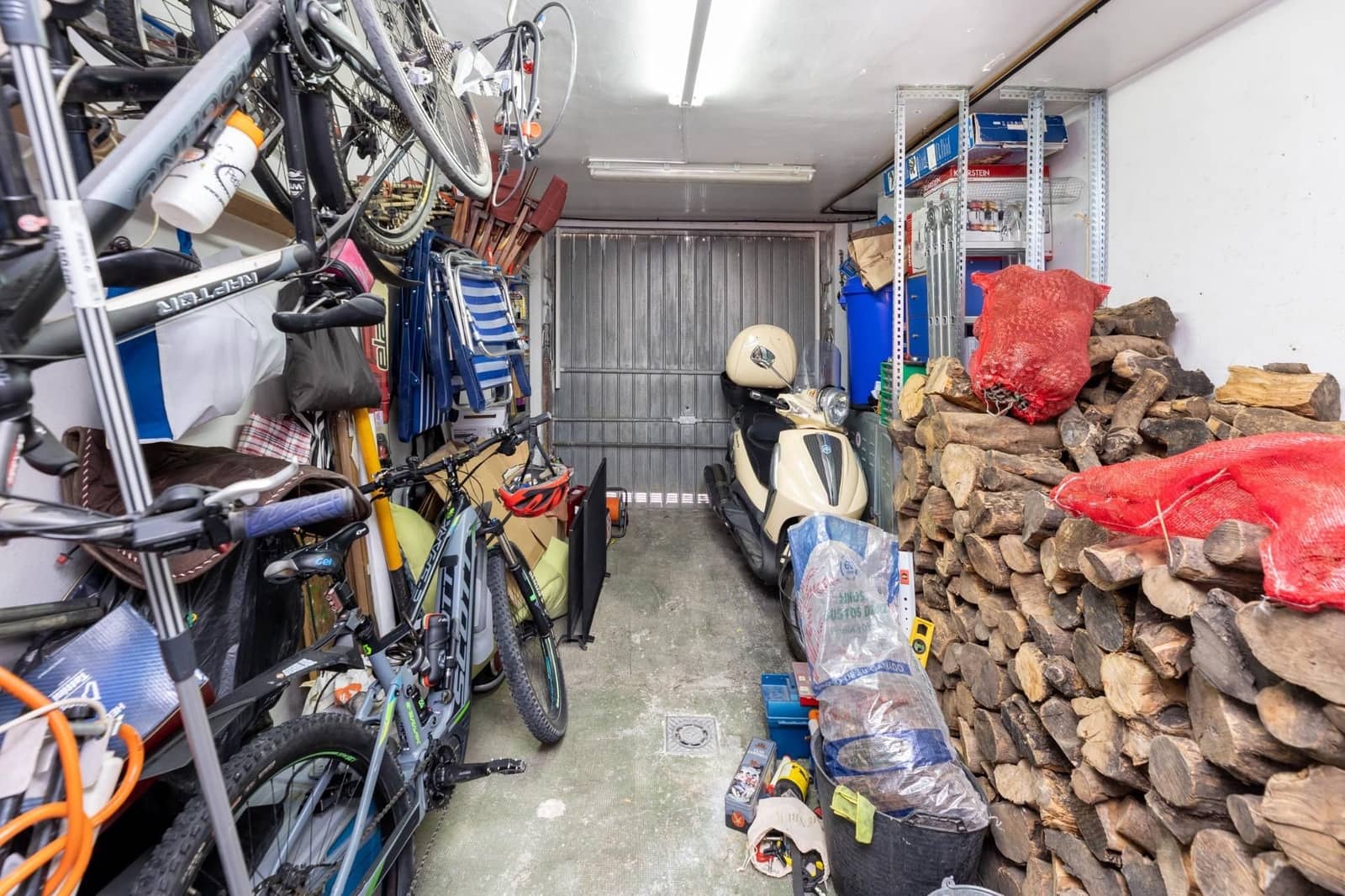 4 soveværelse Semi-Rækkehus til salg i Huetor Vega med garage - € 249.990 (Ref: 9534171)