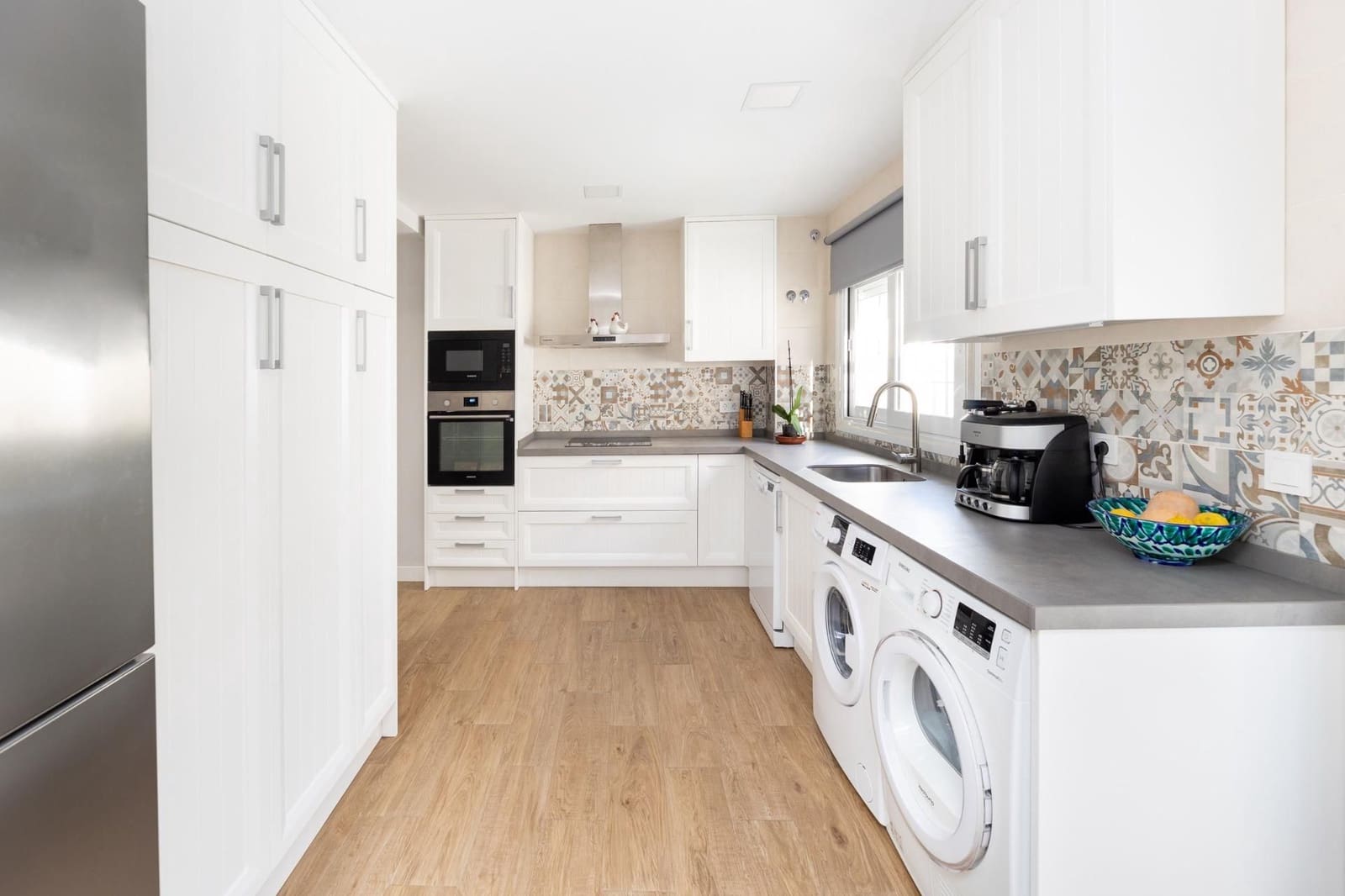 4 makuuhuone Omakotitalo myytävänä paikassa Granada kaupunki mukana 
autotalli - 465 000 € (Ref: 9534172)