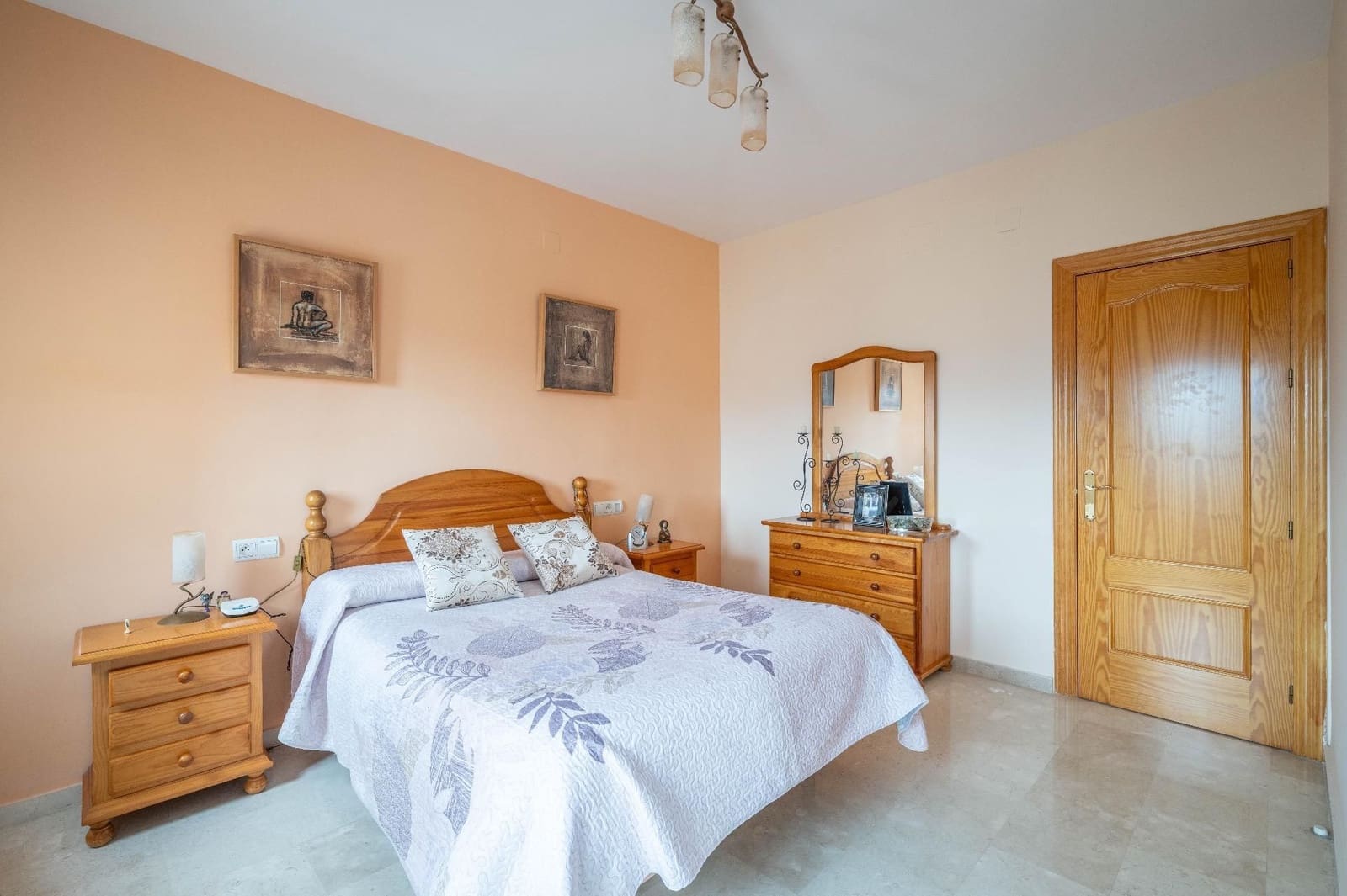 3 makuuhuone Omakotitalo myytävänä paikassa Las Gabias mukana 
autotalli - 225 000 € (Ref: 9534173)