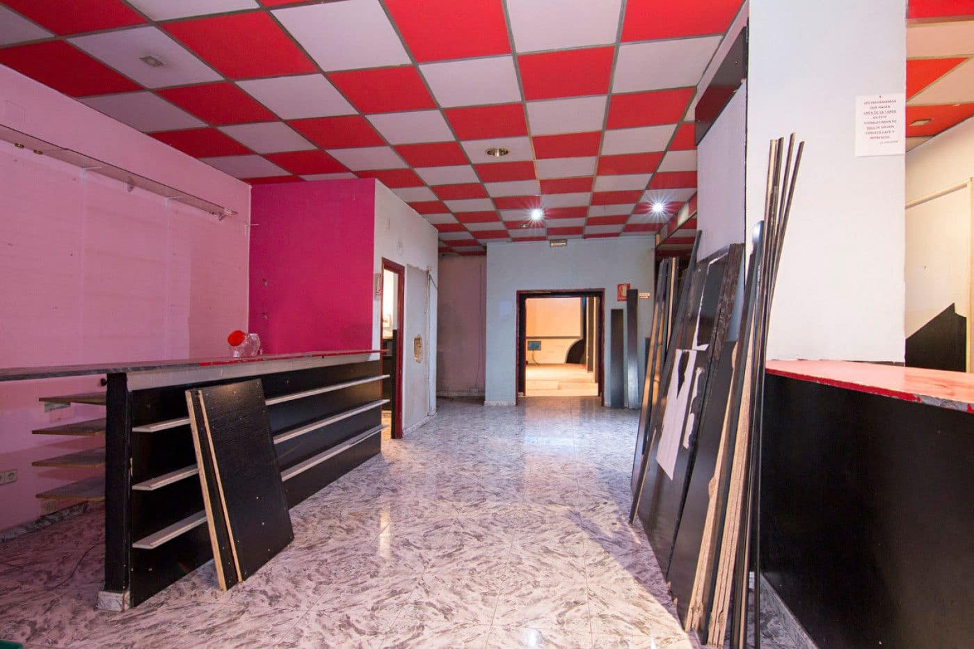 Kommersiell til salgs i Granada by - € 200 000 (Ref: 9534174)