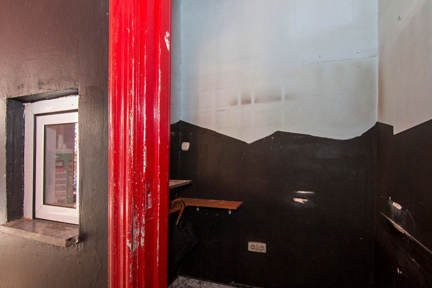 Kommersiell til salgs i Granada by - € 200 000 (Ref: 9534174)