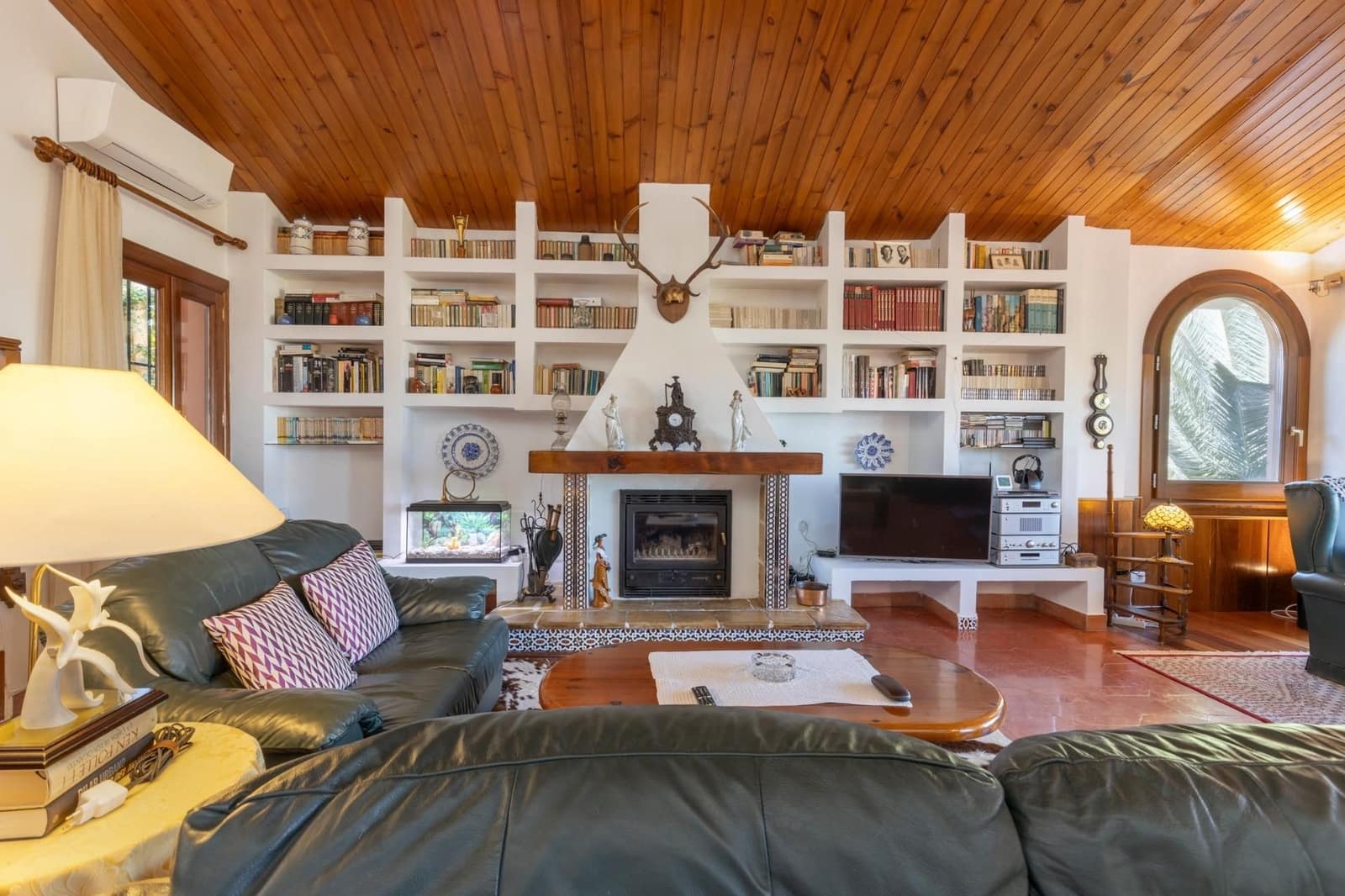 6 bedroom Villa for sale in Huetor Vega with garage - € 850,000 (Ref: 9534175)