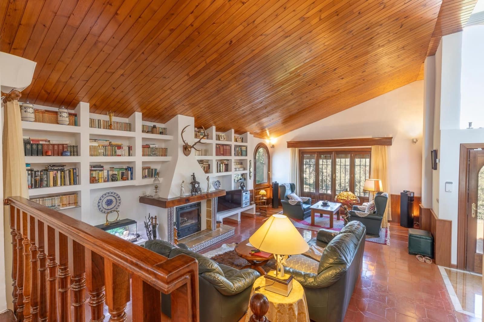 6 bedroom Villa for sale in Huetor Vega with garage - € 850,000 (Ref: 9534175)