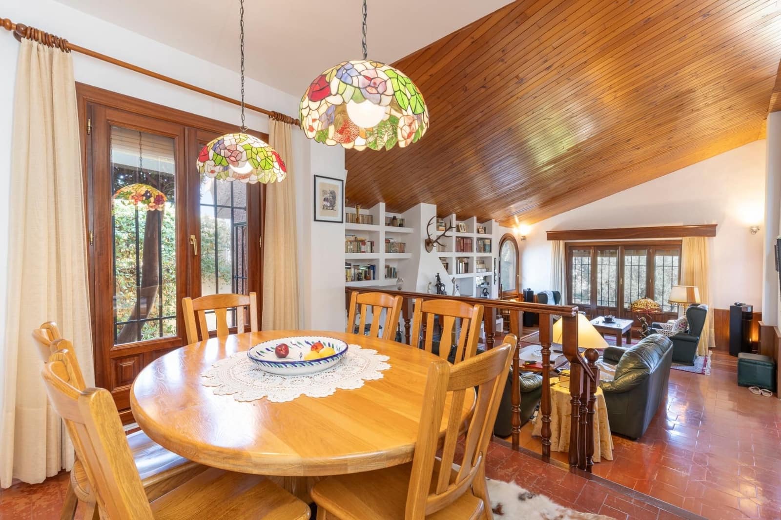 6 bedroom Villa for sale in Huetor Vega with garage - € 850,000 (Ref: 9534175)