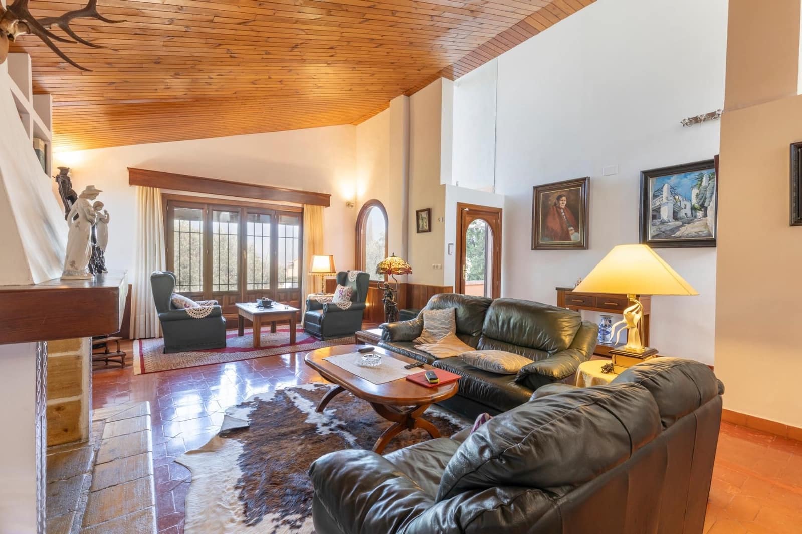 6 bedroom Villa for sale in Huetor Vega with garage - € 850,000 (Ref: 9534175)