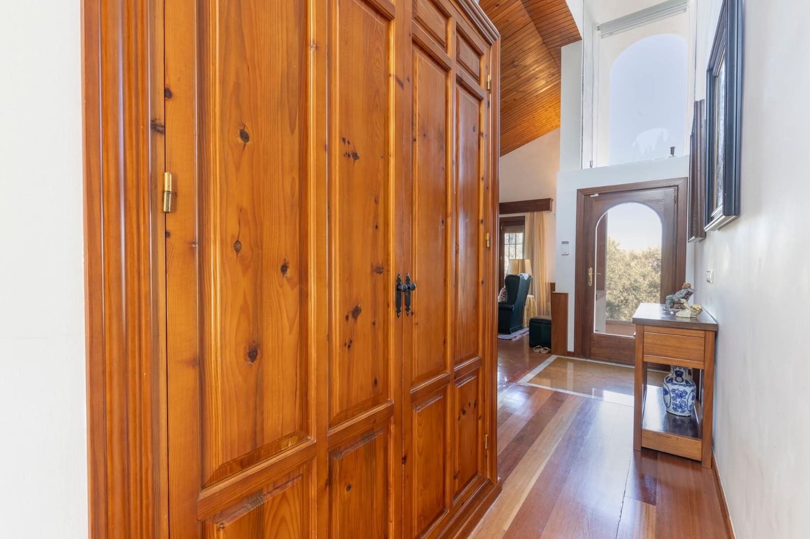 6 bedroom Villa for sale in Huetor Vega with garage - € 850,000 (Ref: 9534175)