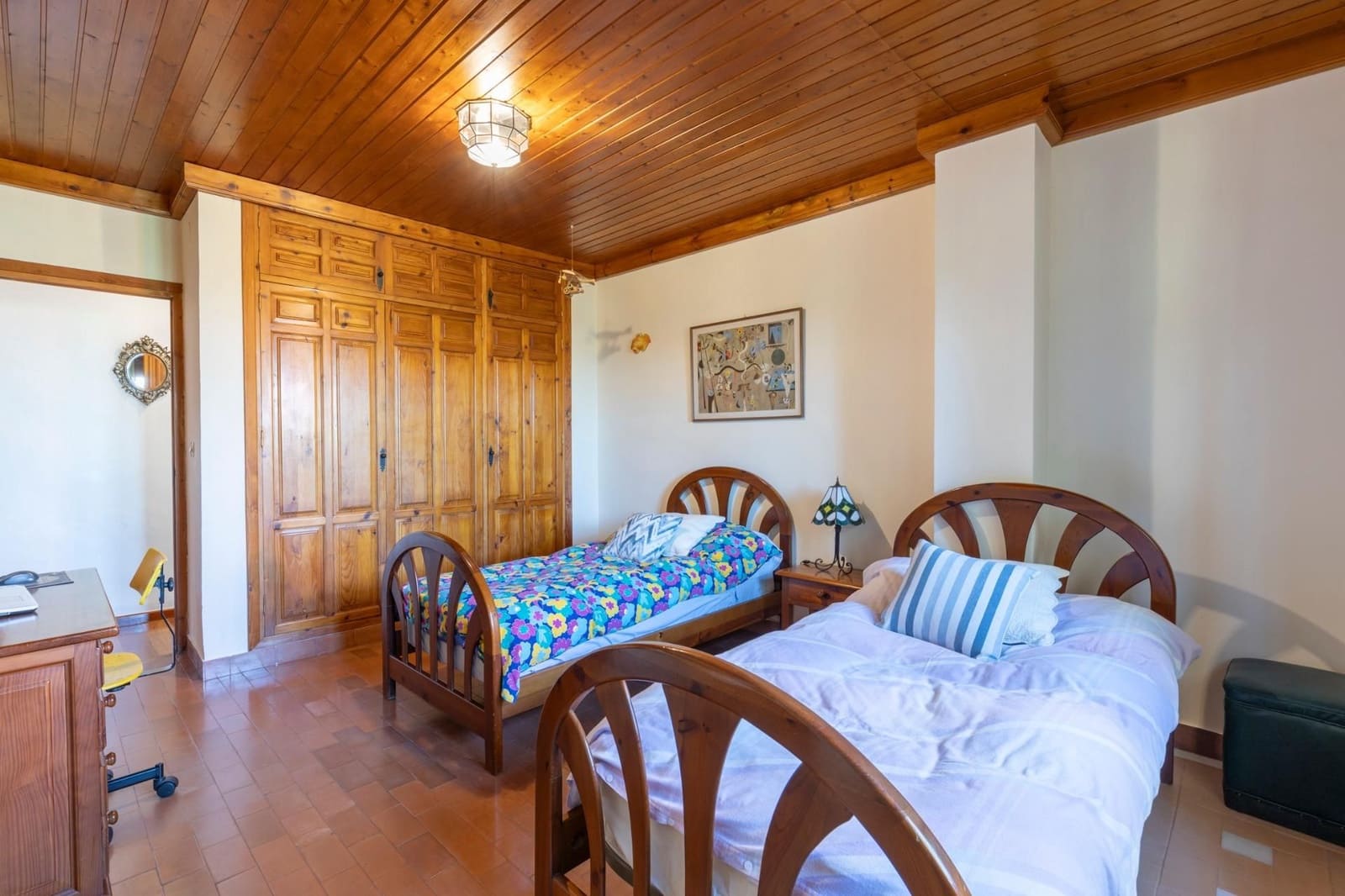 6 bedroom Villa for sale in Huetor Vega with garage - € 850,000 (Ref: 9534175)