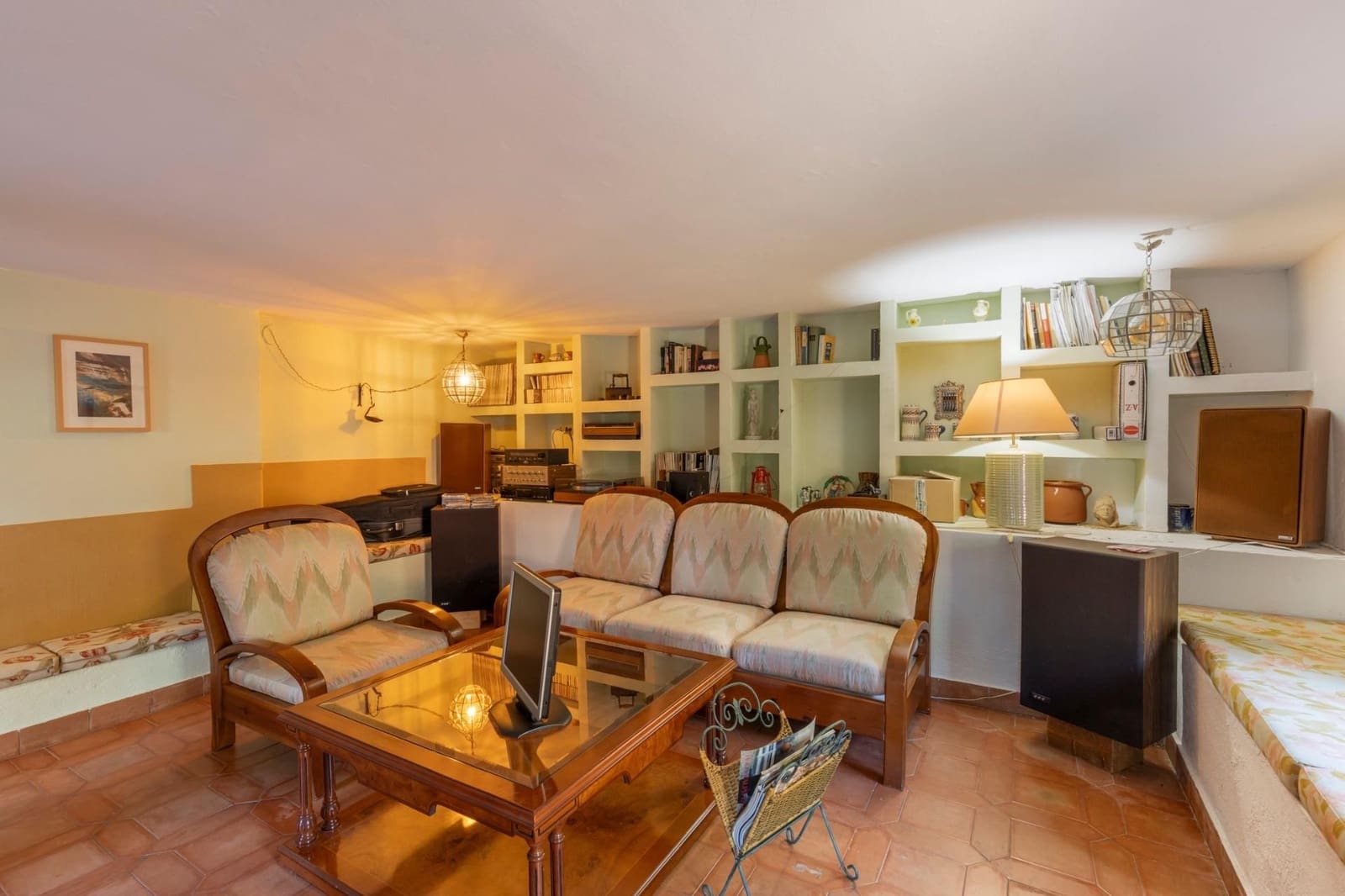 6 bedroom Villa for sale in Huetor Vega with garage - € 850,000 (Ref: 9534175)