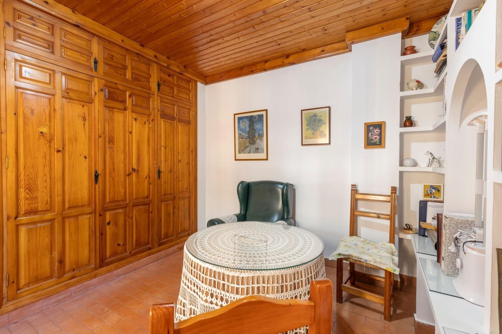 6 bedroom Villa for sale in Huetor Vega with garage - € 850,000 (Ref: 9534175)