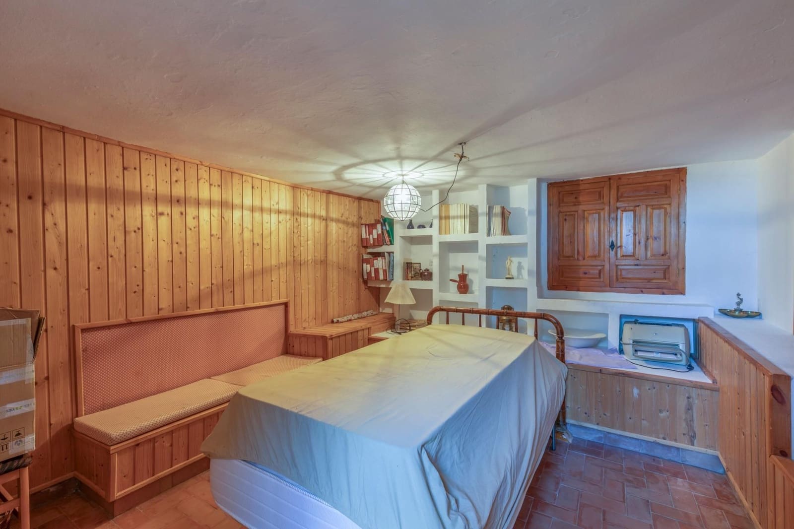 6 bedroom Villa for sale in Huetor Vega with garage - € 850,000 (Ref: 9534175)