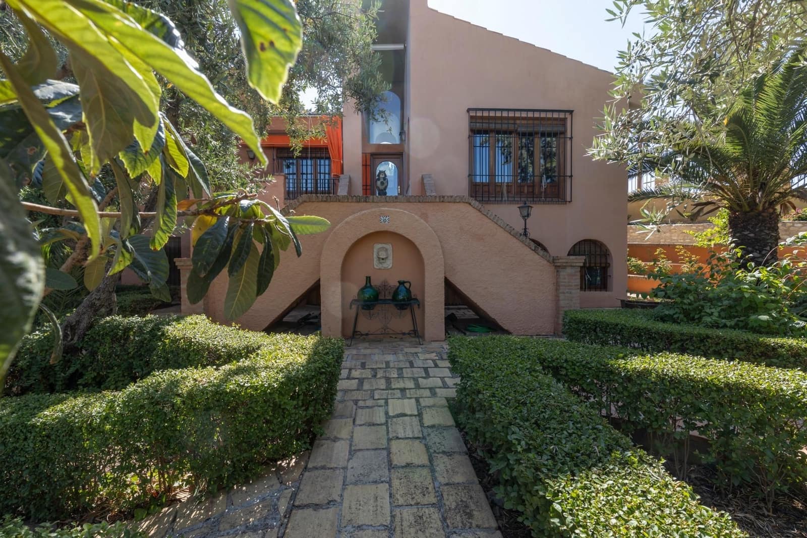 6 bedroom Villa for sale in Huetor Vega with garage - € 850,000 (Ref: 9534175)