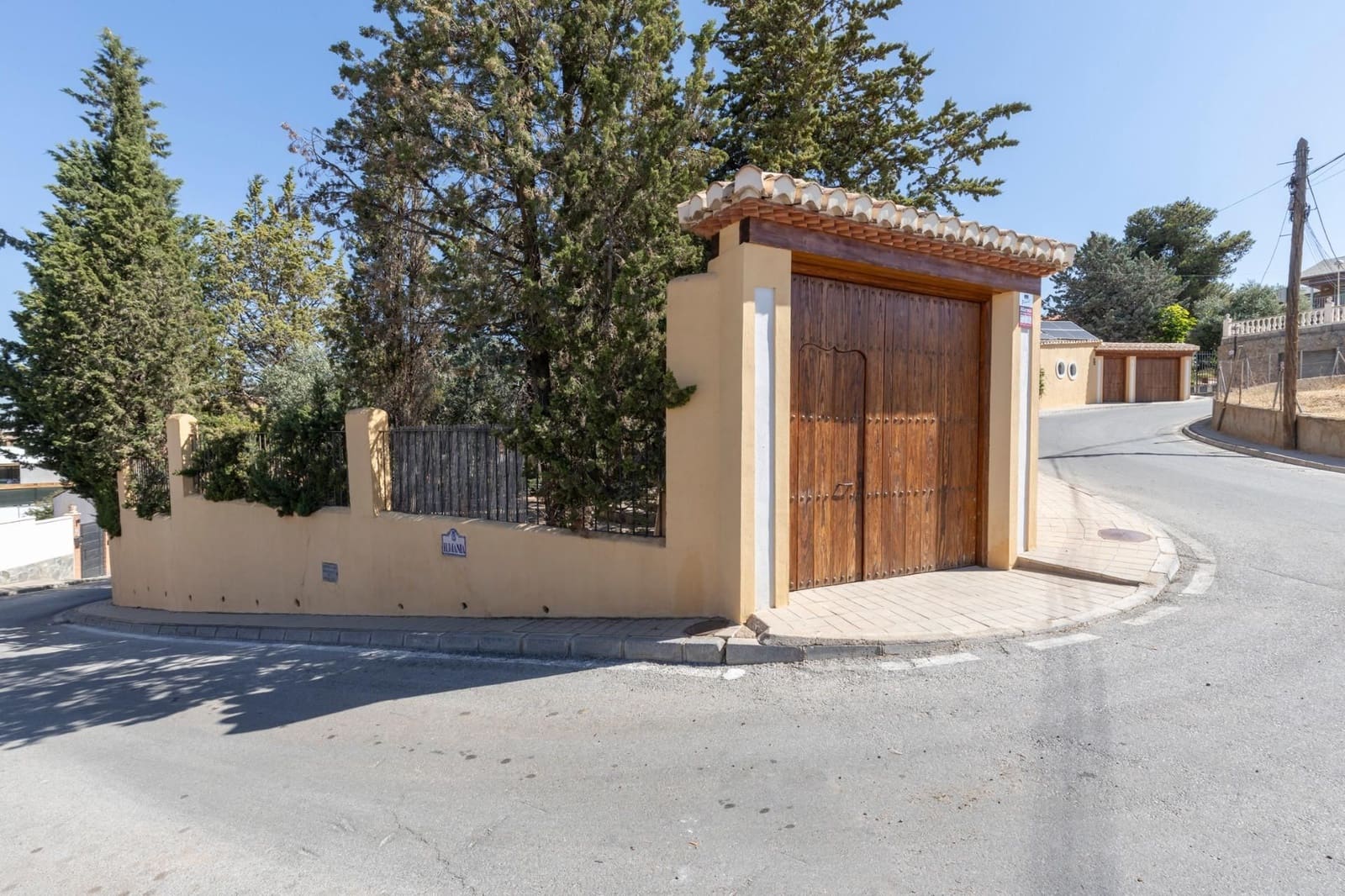 6 bedroom Villa for sale in Huetor Vega with garage - € 850,000 (Ref: 9534175)