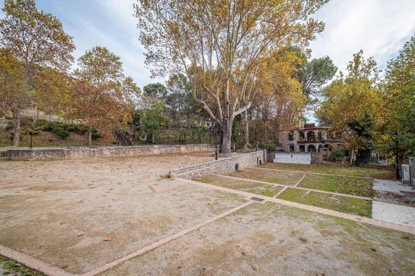 Kommersiell til salgs i Alfacar - € 449 000 (Ref: 9534176)