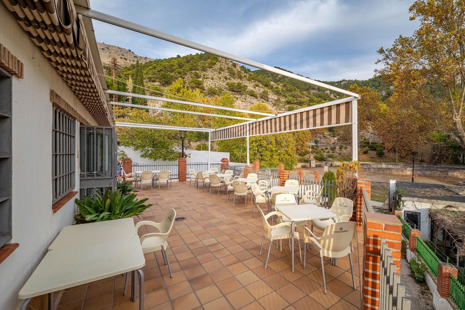 Kommersiell til salgs i Alfacar - € 449 000 (Ref: 9534176)