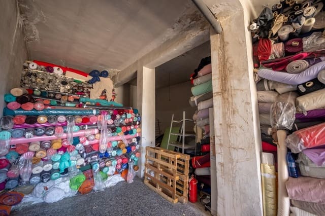 Komercyjne na sprzedaż w Guadix - 140 000 € (Ref: 9534183)