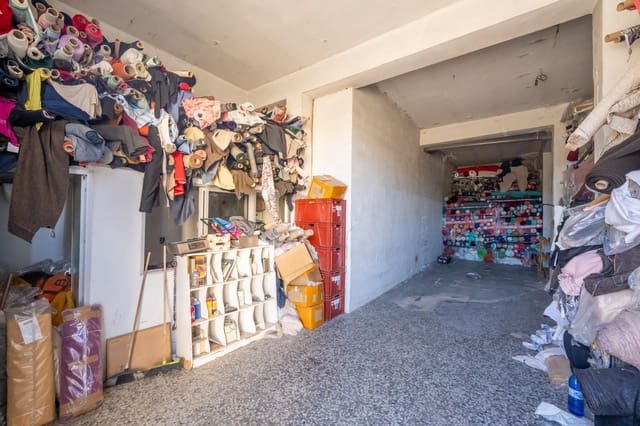 Komercyjne na sprzedaż w Guadix - 140 000 € (Ref: 9534183)