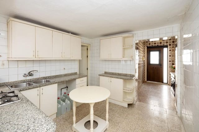 5 soveværelse Lejlighed til salg i Cerrillo de Maracena - Periodistas, Granada by - € 219.000 (Ref: 9534186)