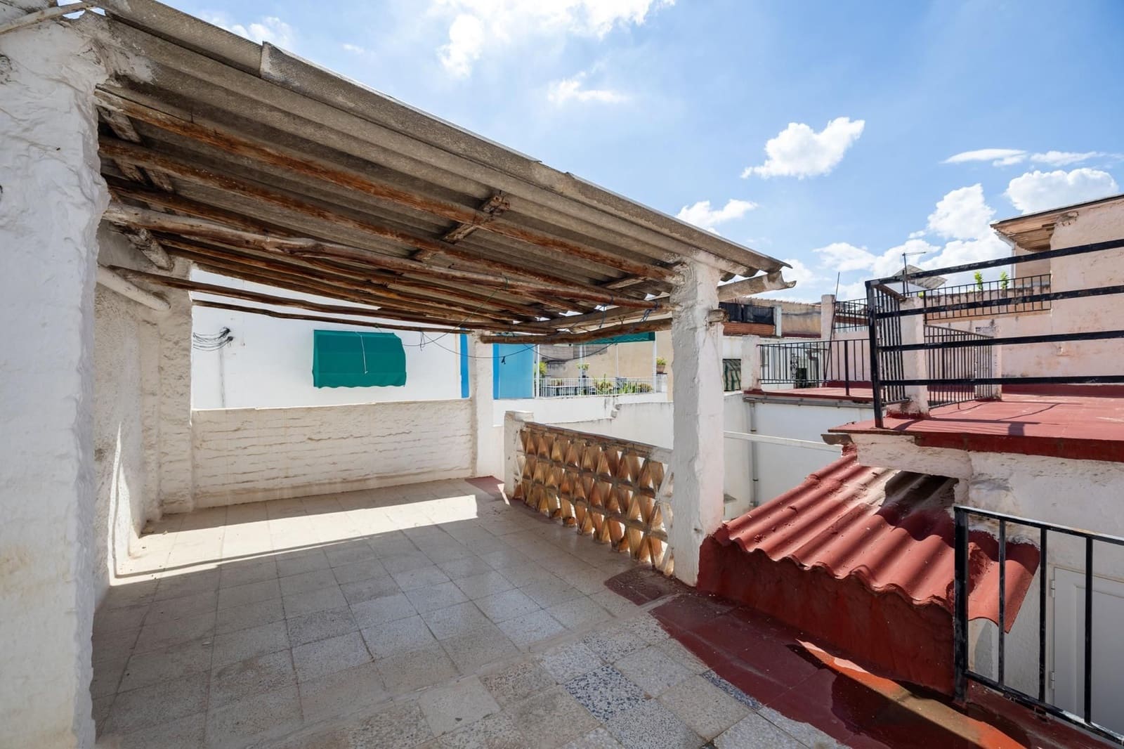 5 soveværelse Lejlighed til salg i Granada by - € 219.000 (Ref: 9534186)