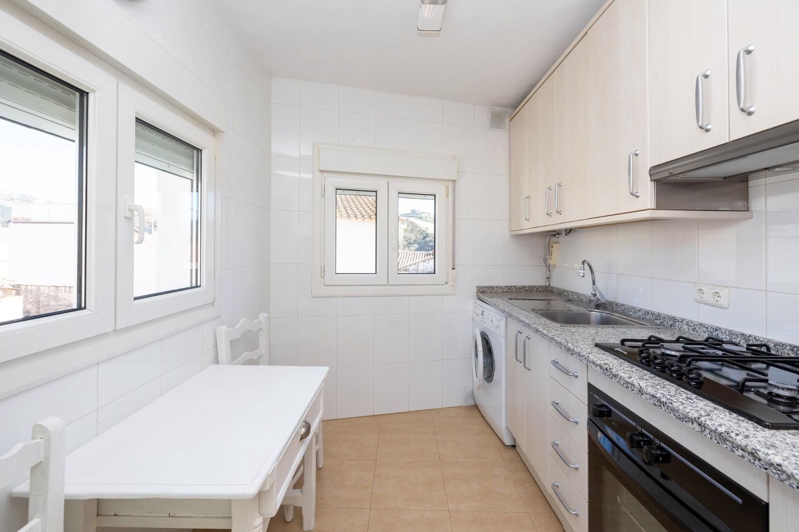 1 bedroom Flat for sale in Huetor Santillan - € 124,500 (Ref: 9534187)