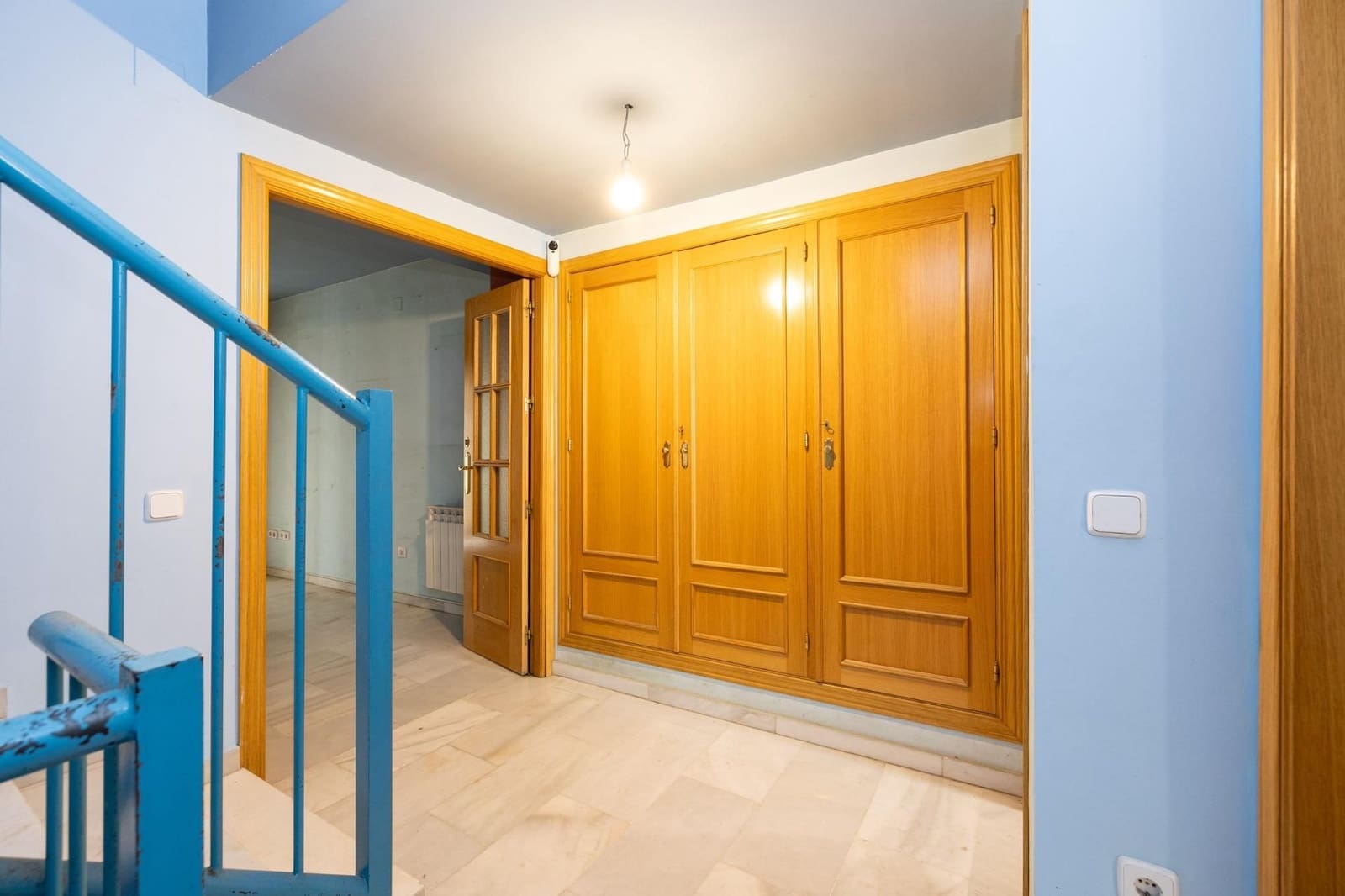 3 sypialnia Dom blizniak na sprzedaż w Miasto Grenada z garażem - 390 000 € (Ref: 9534188)