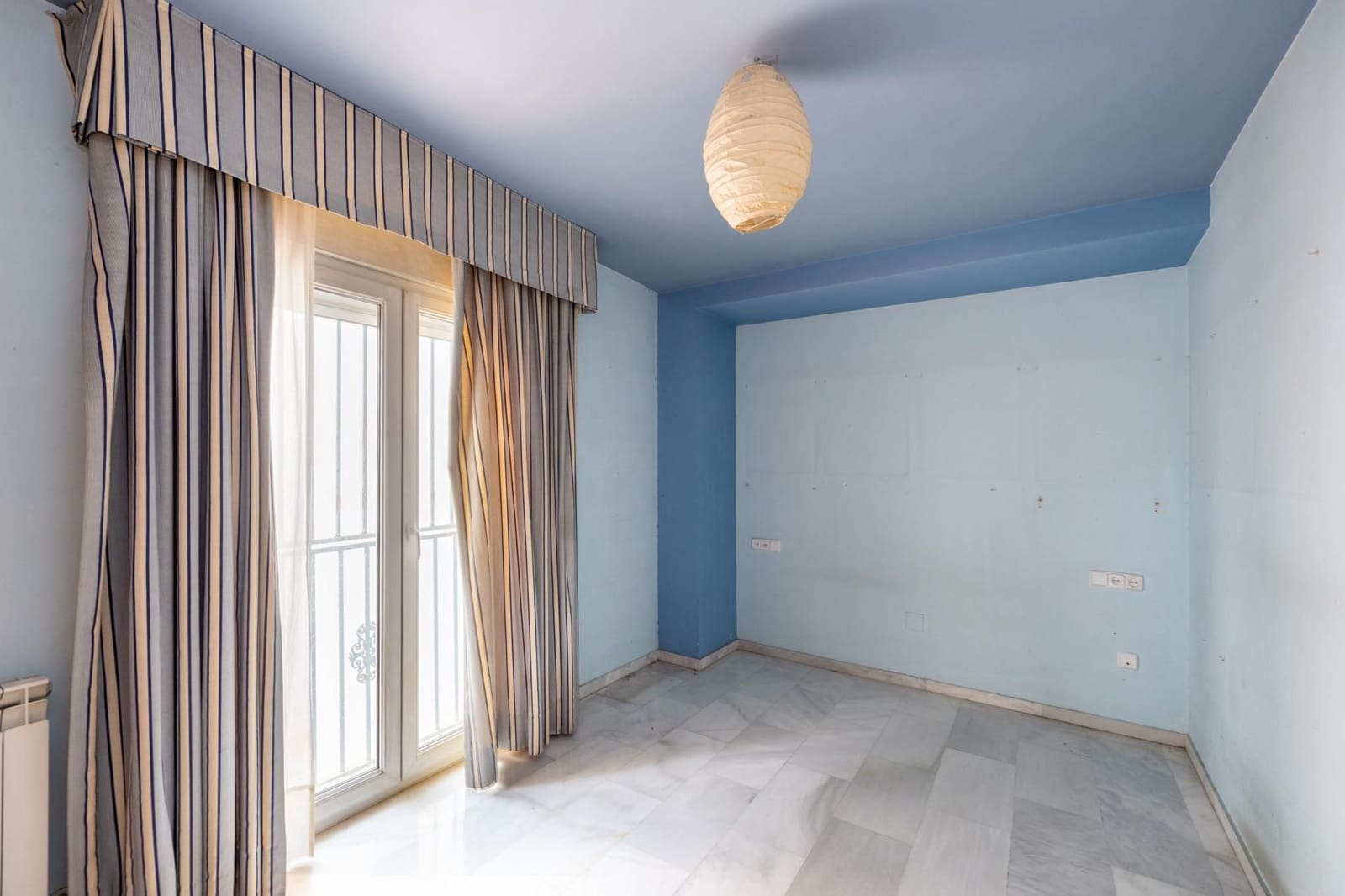 3 sypialnia Dom blizniak na sprzedaż w Miasto Grenada z garażem - 390 000 € (Ref: 9534188)