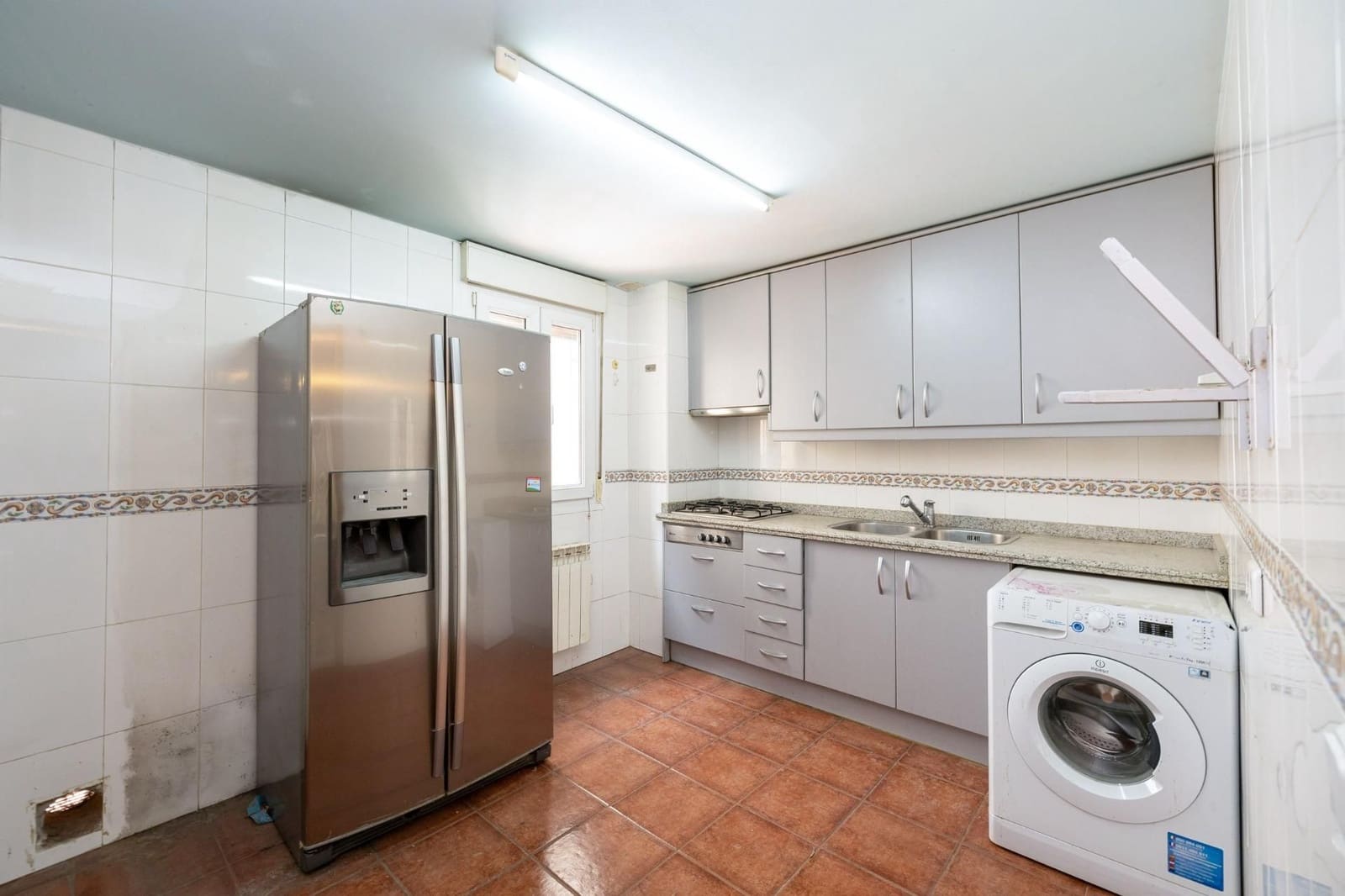 3 sypialnia Dom blizniak na sprzedaż w Miasto Grenada z garażem - 390 000 € (Ref: 9534188)