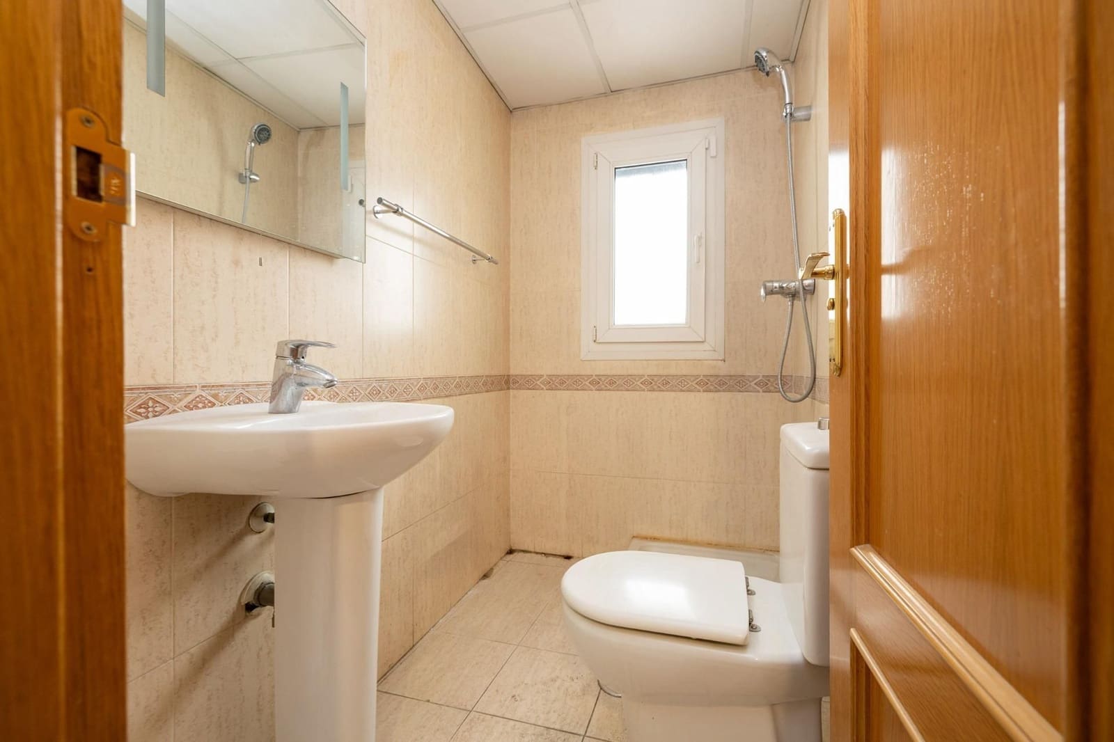 3 sypialnia Dom blizniak na sprzedaż w Miasto Grenada z garażem - 390 000 € (Ref: 9534188)