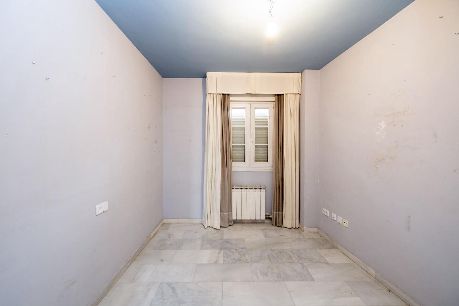 3 sypialnia Dom blizniak na sprzedaż w Miasto Grenada z garażem - 390 000 € (Ref: 9534188)