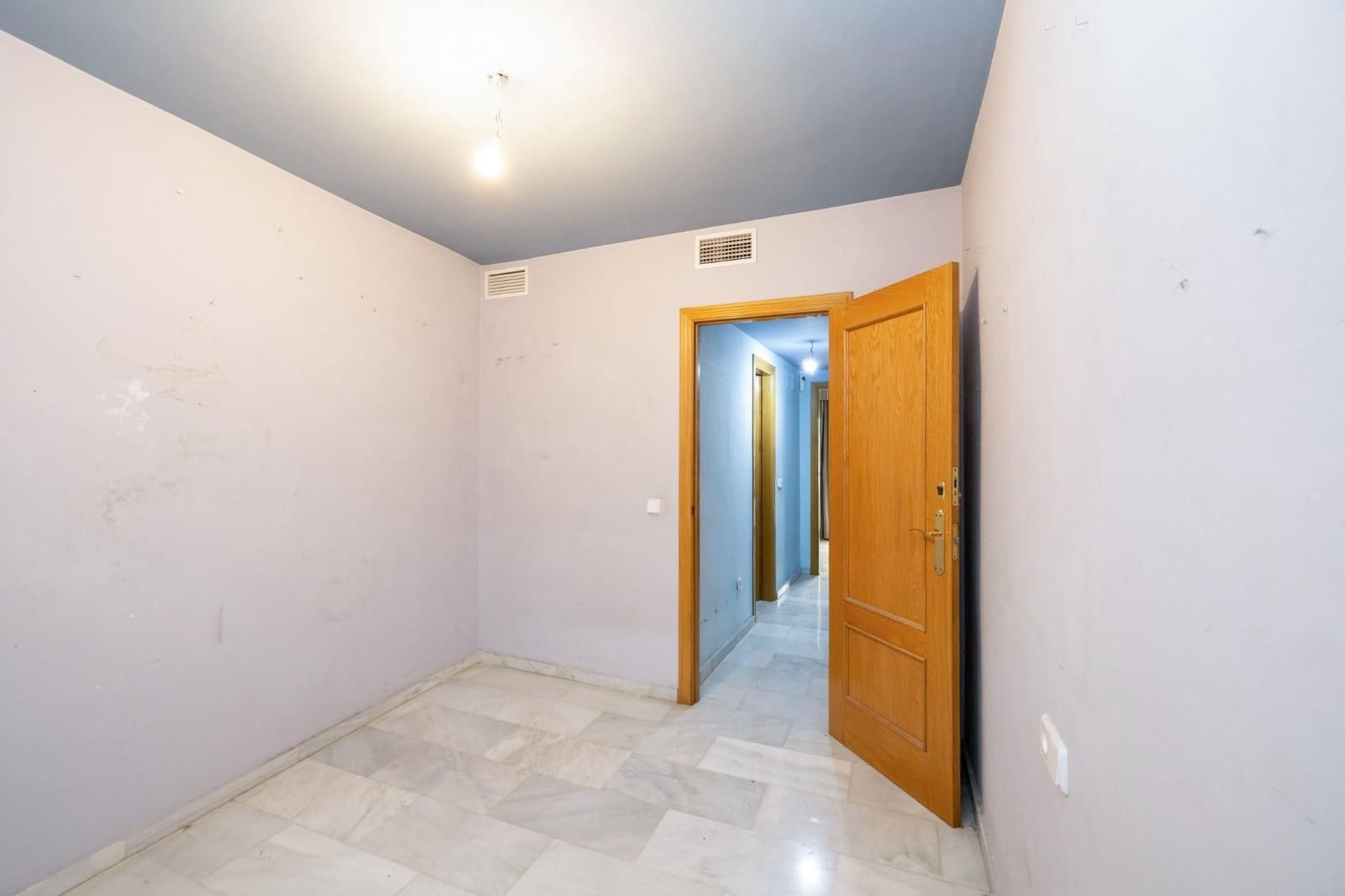 3 sypialnia Dom blizniak na sprzedaż w Miasto Grenada z garażem - 390 000 € (Ref: 9534188)