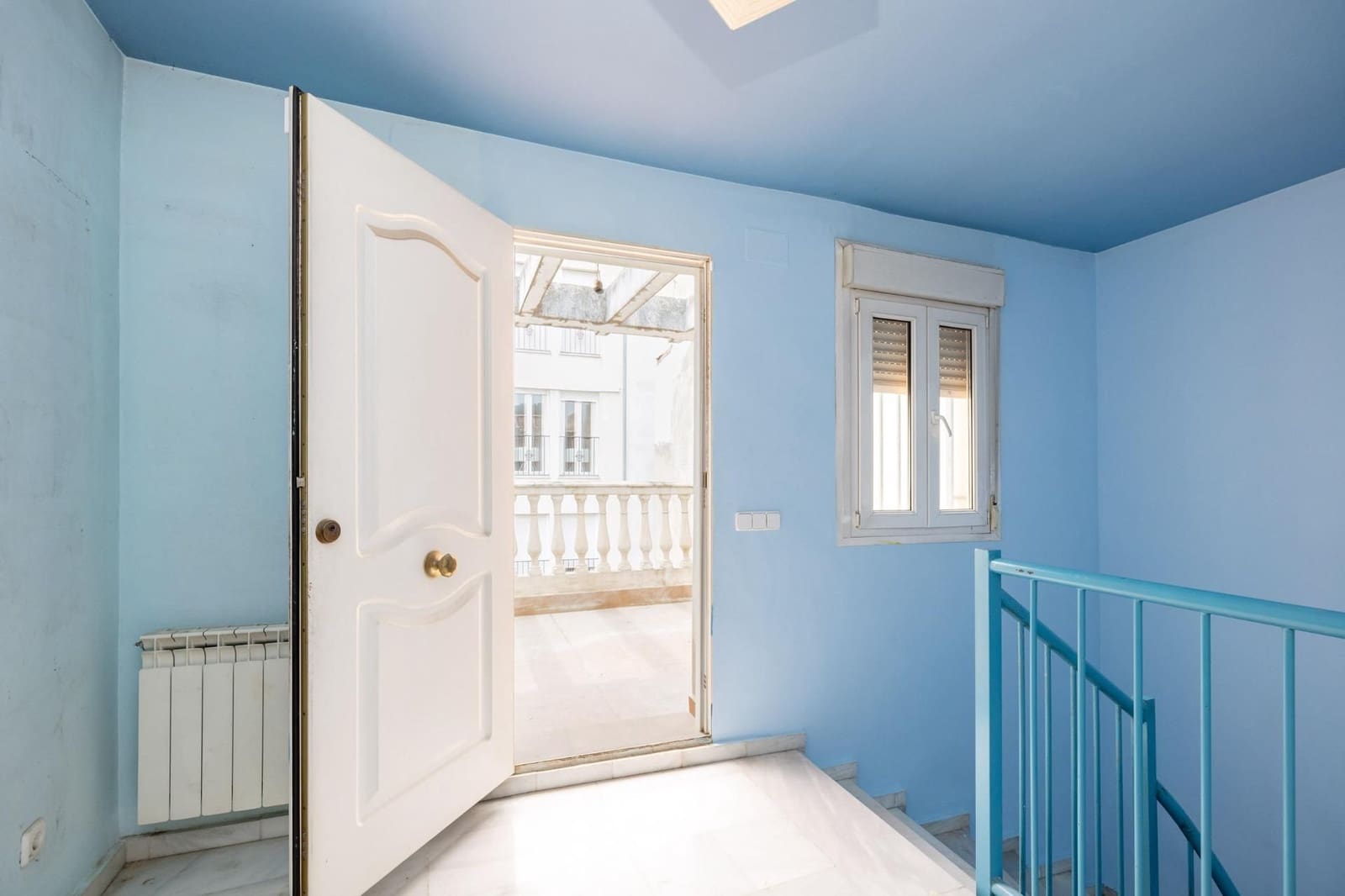 3 sypialnia Dom blizniak na sprzedaż w Miasto Grenada z garażem - 390 000 € (Ref: 9534188)