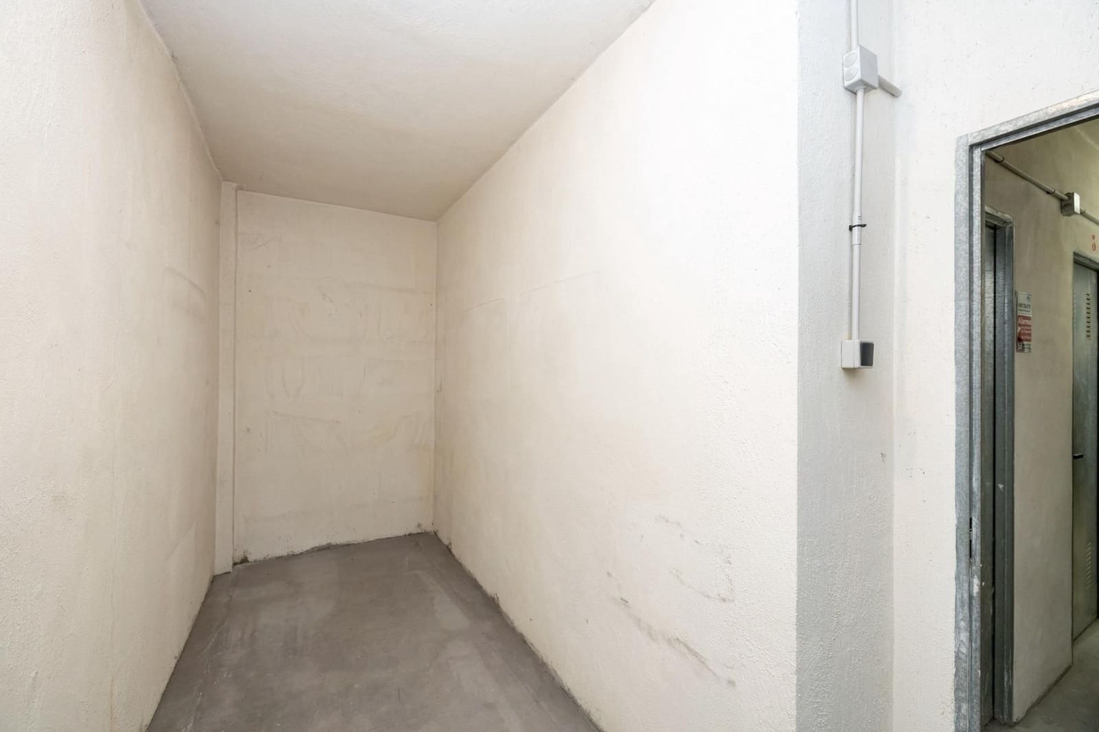 3 sypialnia Dom blizniak na sprzedaż w Miasto Grenada z garażem - 390 000 € (Ref: 9534188)