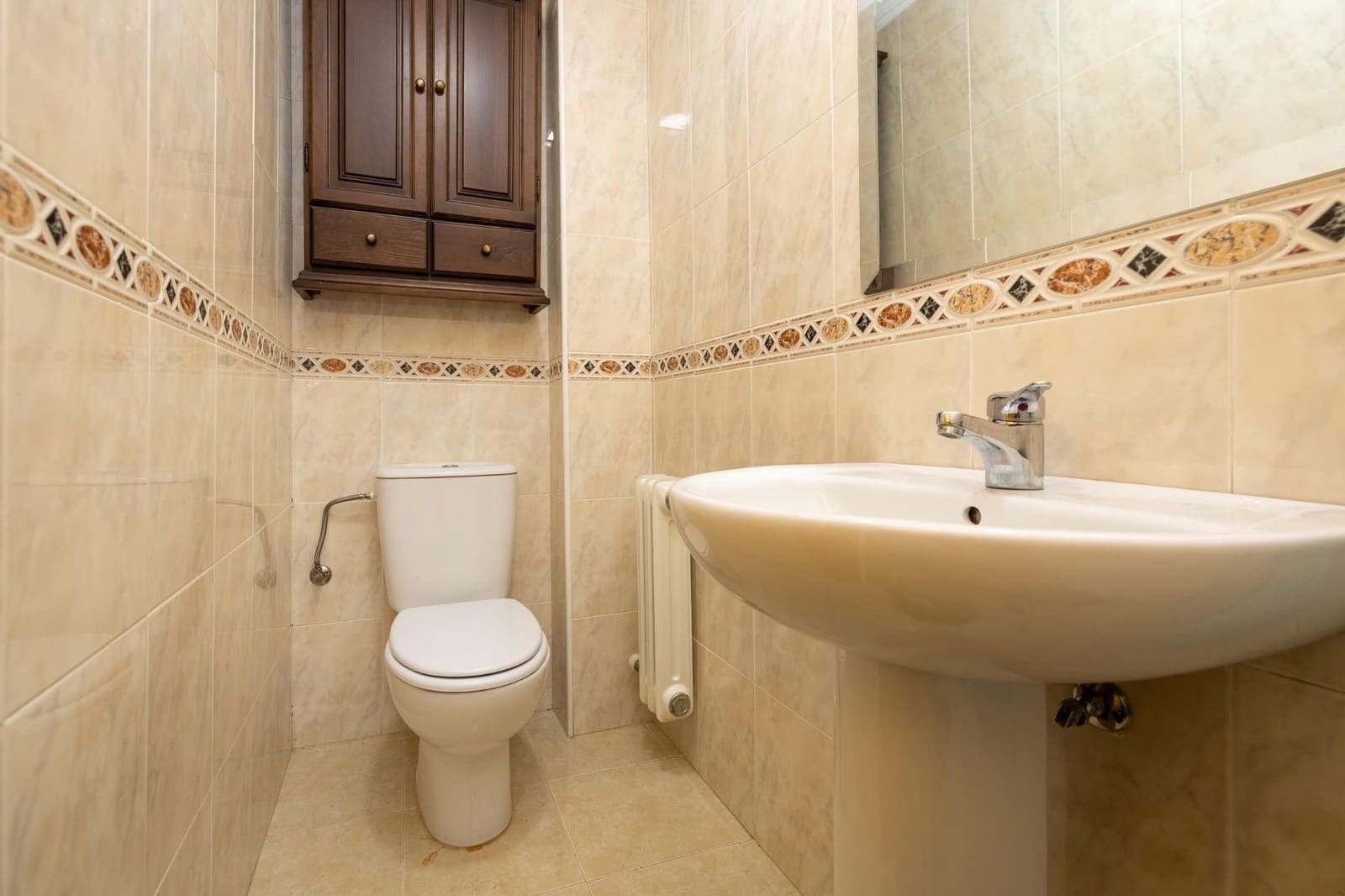 4 bedroom Villa for sale in Gojar with pool garage - € 295,000 (Ref: 9534189)