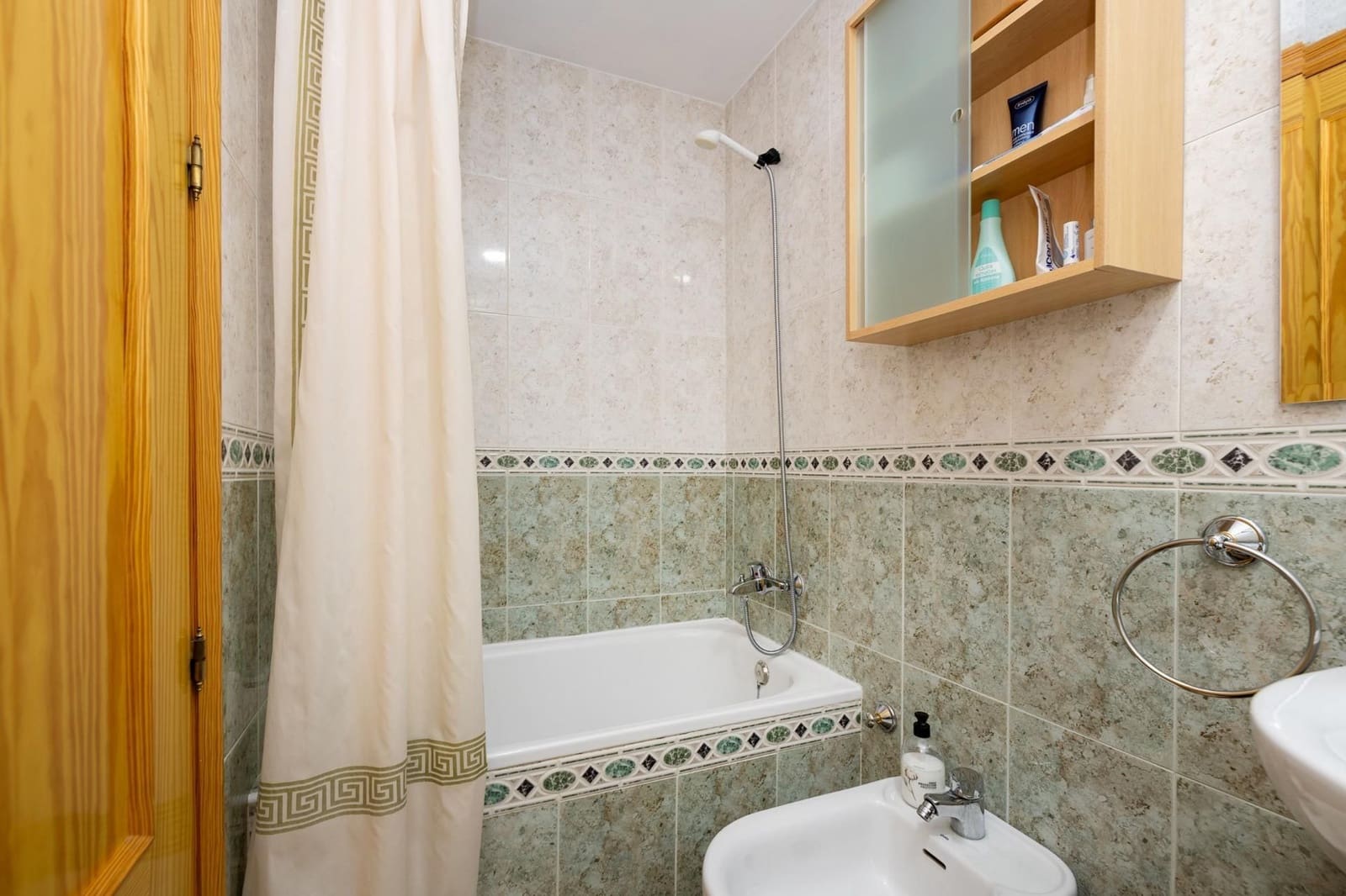 4 bedroom Villa for sale in Gojar with pool garage - € 295,000 (Ref: 9534189)