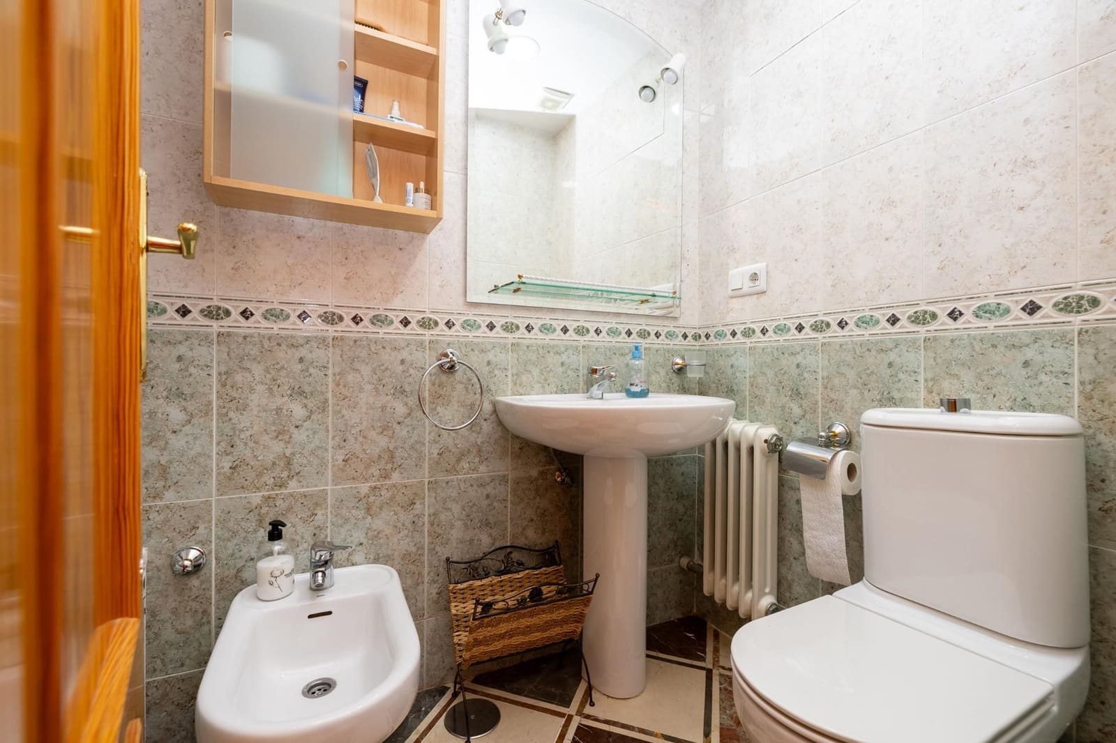 4 bedroom Villa for sale in Gojar with pool garage - € 295,000 (Ref: 9534189)