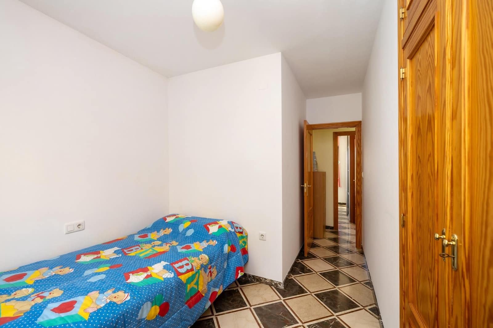 4 bedroom Villa for sale in Gojar with pool garage - € 295,000 (Ref: 9534189)