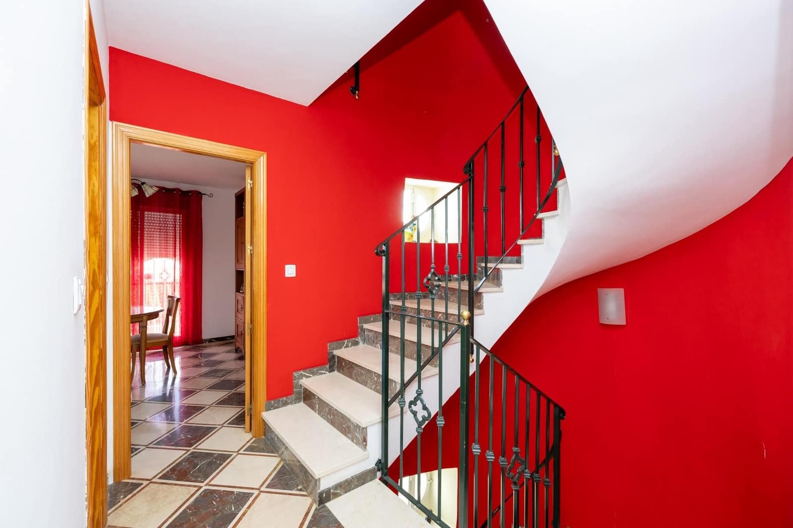 4 bedroom Villa for sale in Gojar with pool garage - € 295,000 (Ref: 9534189)