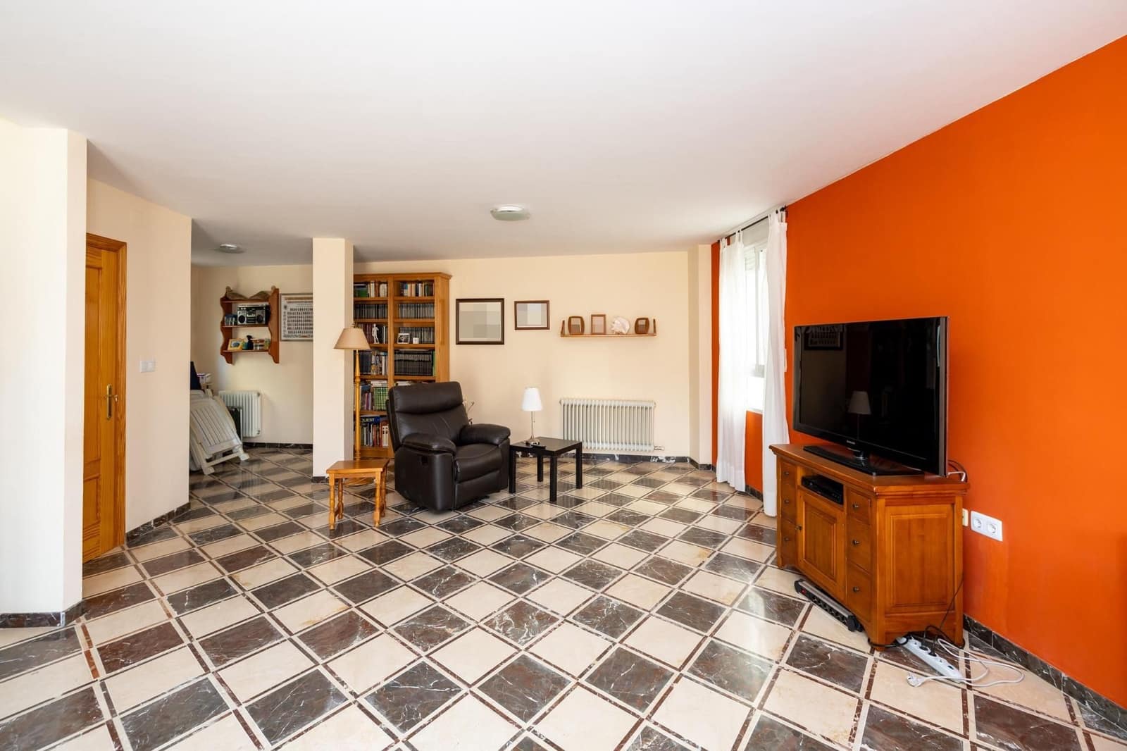 4 bedroom Villa for sale in Gojar with pool garage - € 295,000 (Ref: 9534189)