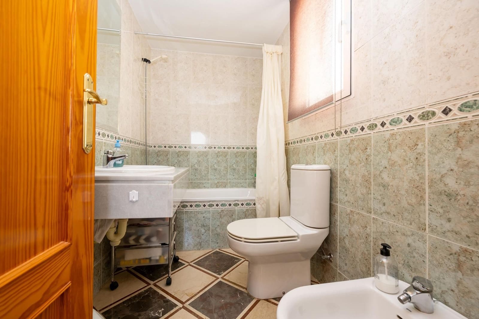 4 bedroom Villa for sale in Gojar with pool garage - € 295,000 (Ref: 9534189)