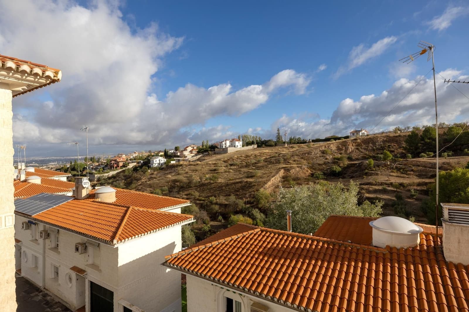 4 bedroom Villa for sale in Gojar with pool garage - € 295,000 (Ref: 9534189)