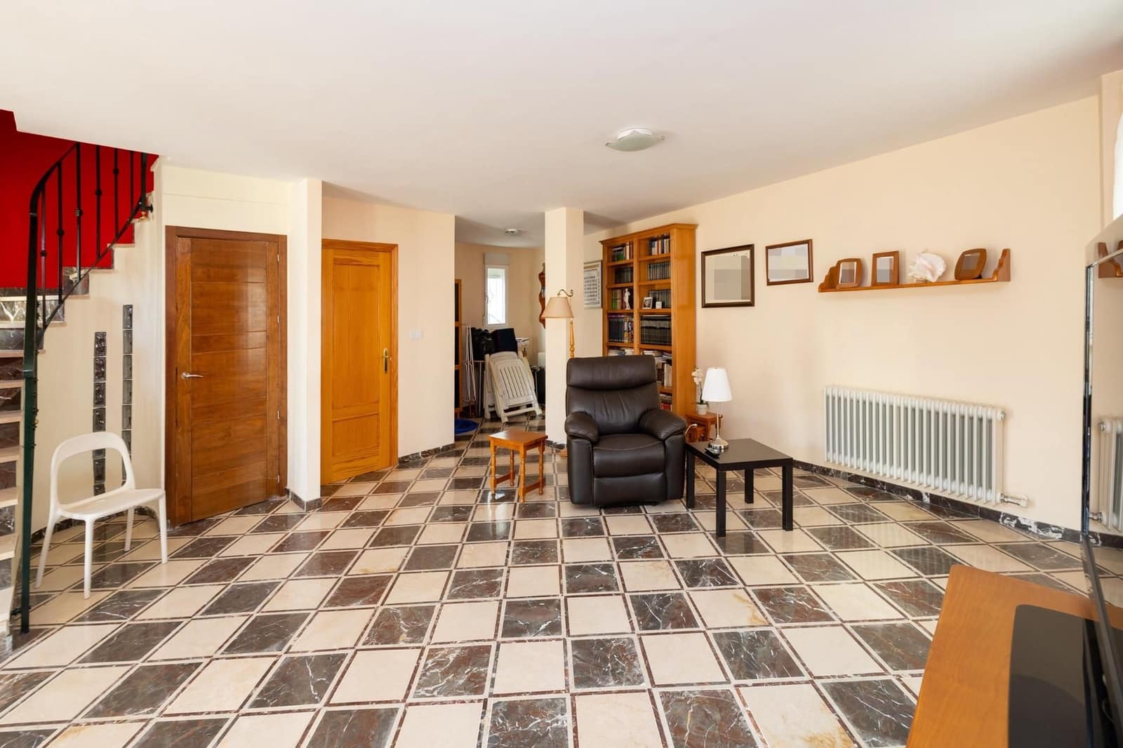 4 bedroom Villa for sale in Gojar with pool garage - € 295,000 (Ref: 9534189)