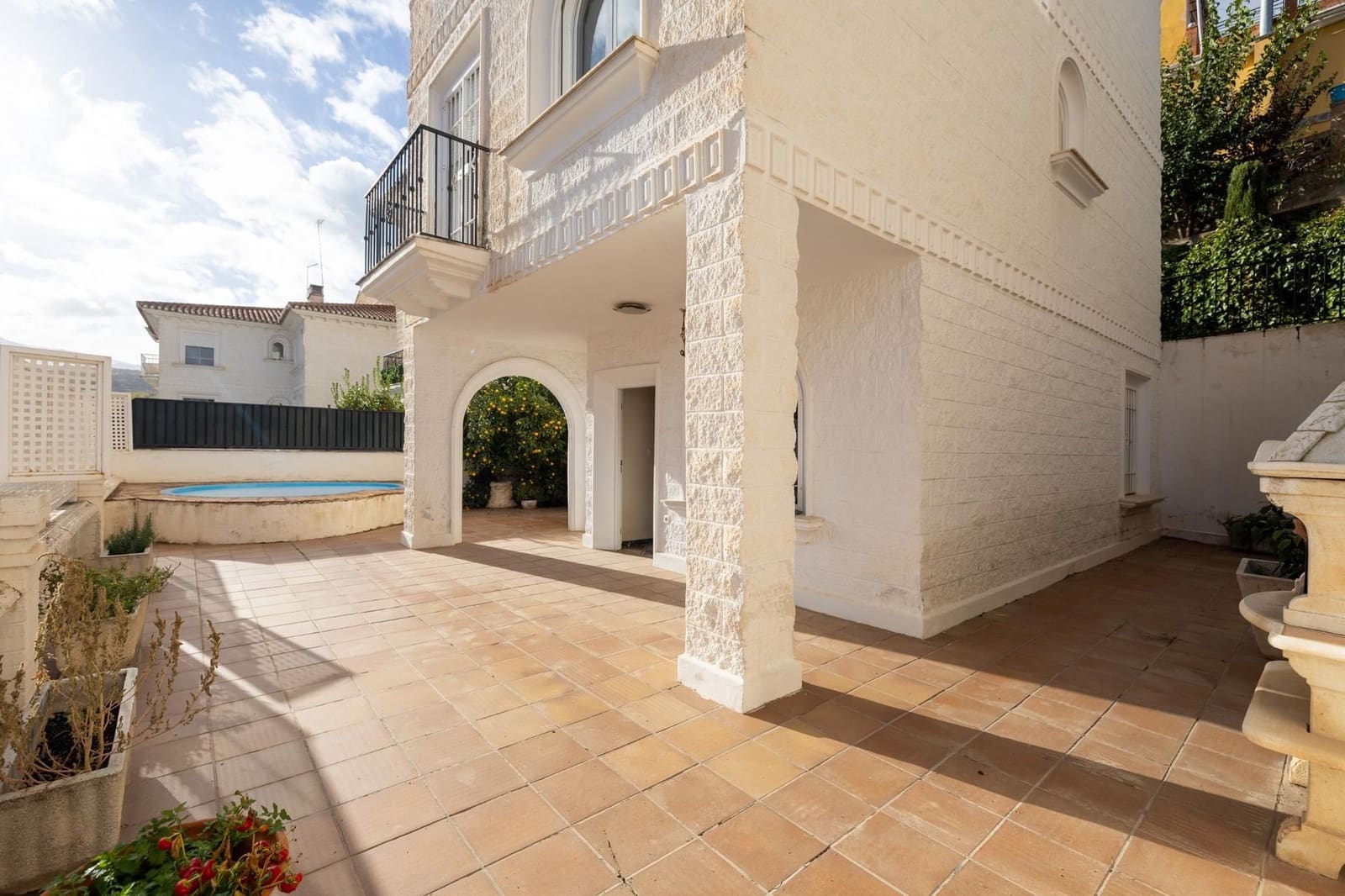 4 bedroom Villa for sale in Gojar with pool garage - € 295,000 (Ref: 9534189)