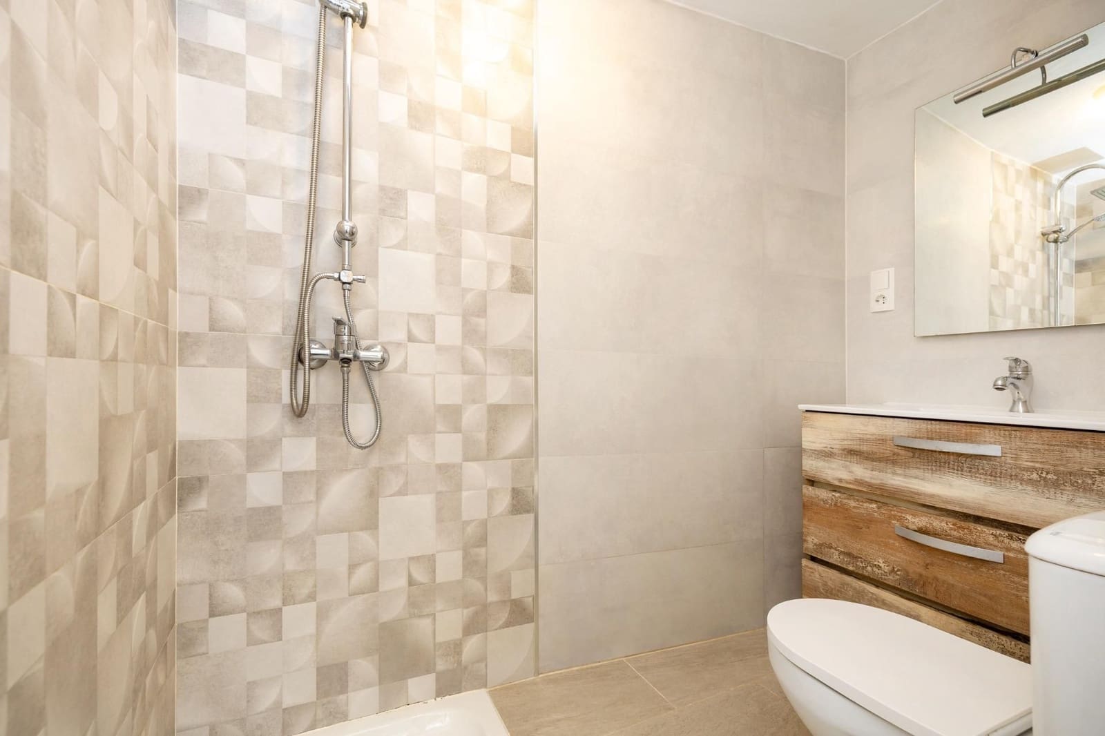 4 Zimmer Villa zu verkaufen in Rubite mit Garage - 220.000 € (Ref: 9534190)