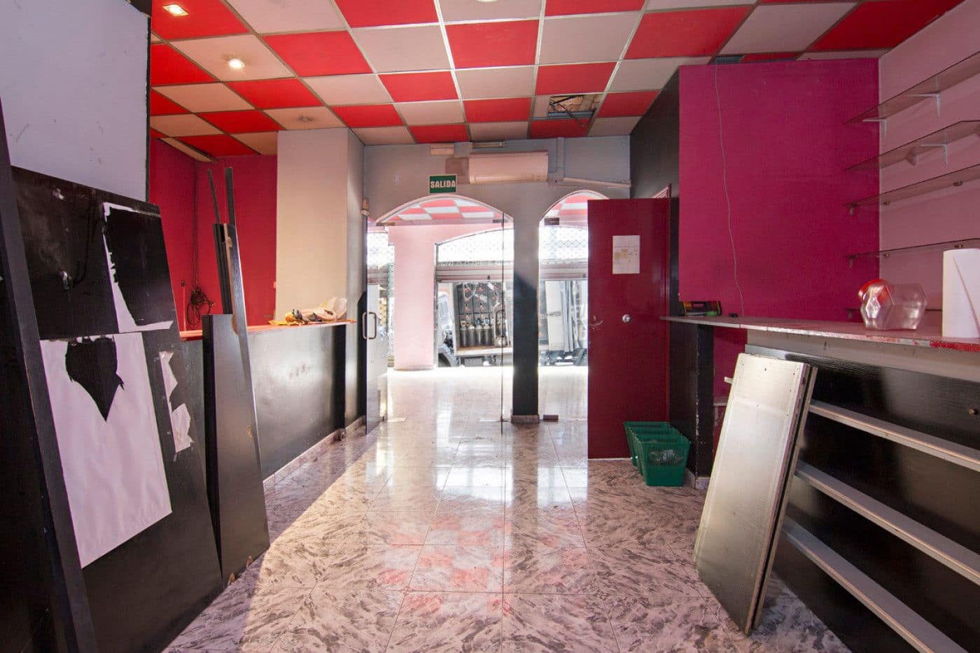 Local Comercial en Granada ciudad en venta - 200.000 € (Ref: 9534194)