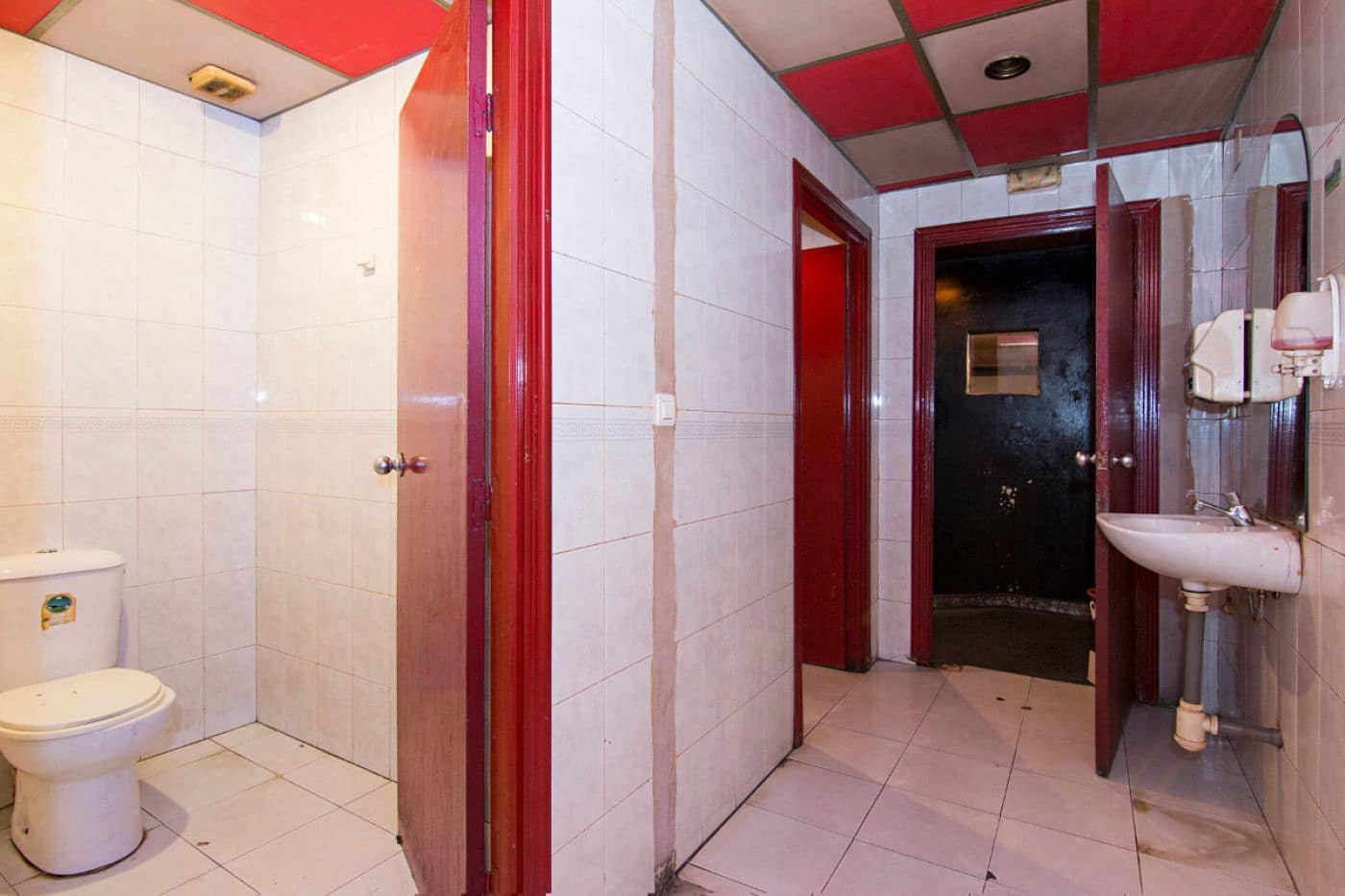 Local Comercial en Granada ciudad en venta - 200.000 € (Ref: 9534194)