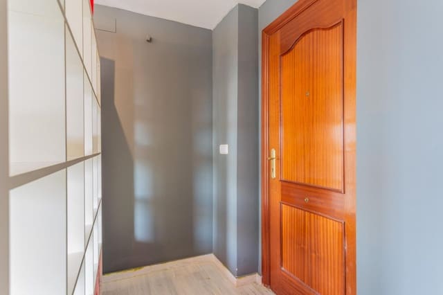 Piso de 1 habitación en Las Gabias en venta con garaje - 124.900 € (Ref: 9534197)