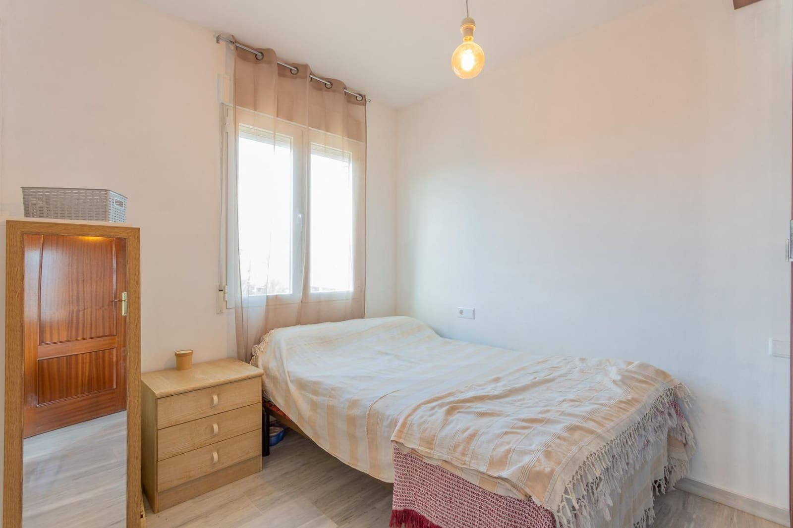 Piso de 1 habitación en Las Gabias en venta con garaje - 124.900 € (Ref: 9534197)