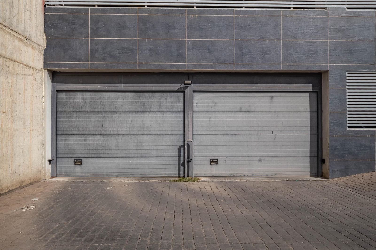 Garage te koop in Granada stad - € 35.000 (Ref: 9534202)