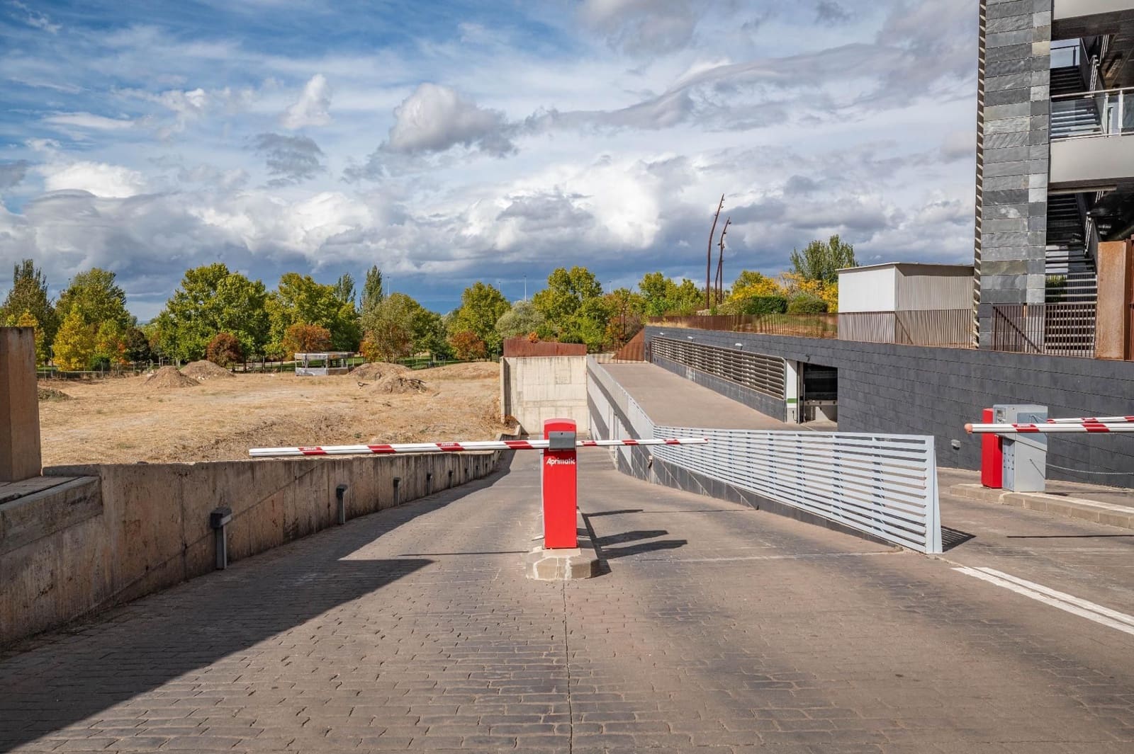 Garage te koop in Granada stad - € 35.000 (Ref: 9534202)